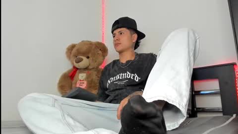 Snapshot of mateo_escobar chatting on November 8, 9:35 pm mateo_escobar online show from November 8, 9:35 pm