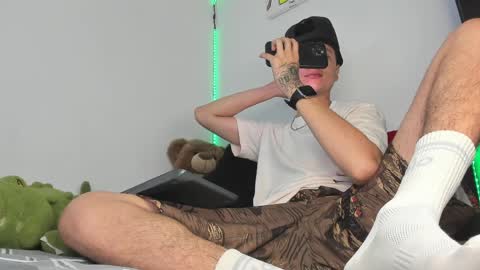 Snapshot of mateo_escobar777 chatting on April 5, 6:10 am Mateo online show from April 5, 6:10 am