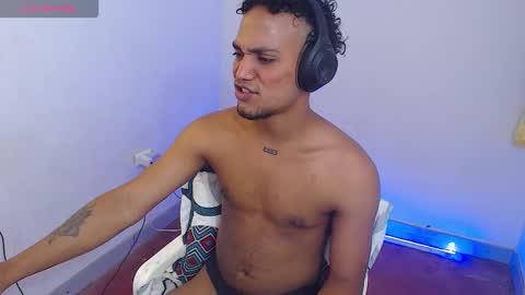 Snapshot of mateo_nick chatting on February 17, 6:25 pm Mateo and Noah online show from February 17, 6:25 pm