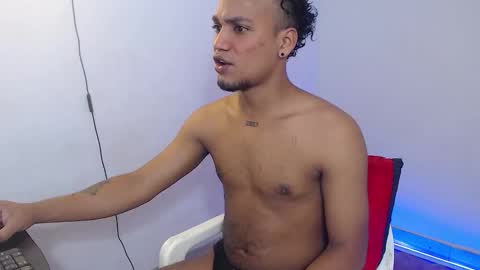 Snapshot of mateo_nick chatting on February 22, 6:50 pm Mateo and Noah online show from February 22, 6:50 pm