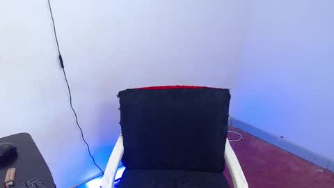 Snapshot of mateo_nick chatting on March 2, 8:04 pm Mateo and Noah online show from March 2, 8:04 pm