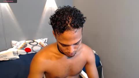 Snapshot of mateo_nick chatting on April 3, 5:22 pm Mateo and Noah online show from April 3, 5:22 pm