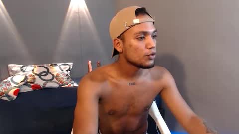 Snapshot of mateo_nick chatting on April 7, 6:41 pm Mateo and Noah online show from April 7, 6:41 pm