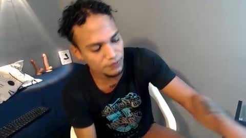 Snapshot of mateo_nick chatting on April 14, 5:41 pm Mateo and Noah online show from April 14, 5:41 pm