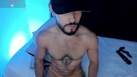 Snapshot of mateobaer_ chatting on May 9, 7:41 pm Mateo Baer online show from May 9, 7:41 pm
