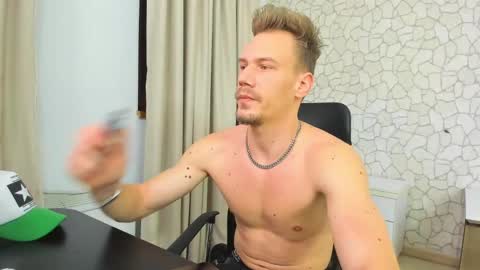 MateoBenjamin online show from January 12, 8:25 pm