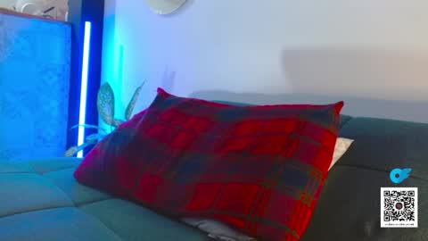 STRURIBE ON INSTAGRAM online show from November 1, 10:50 am