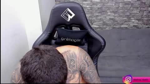 Mathew Independent model online show from April 9, 6:24 pm