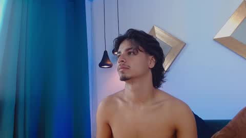 Mathew online show from November 5, 7:03 pm