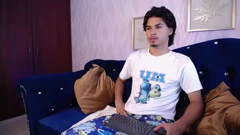 Mathew online show from December 17, 6:36 pm