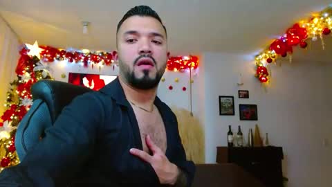 Snapshot of mathewhot3 chatting on November 11, 5:29 am mathewhot3 online show from November 11, 5:29 am