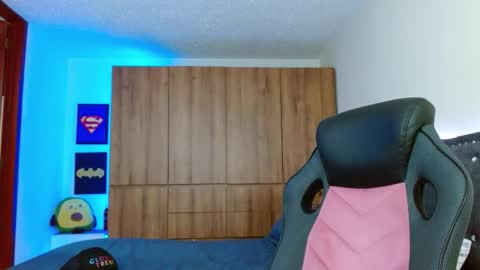 Snapshot of mathewhot3 chatting on November 15, 4:54 am mathewhot3 online show from November 15, 4:54 am