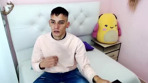 mathews_hot21 online show from September 16, 5:25 pm