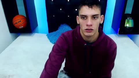 mathews_hot21 online show from September 29, 5:51 pm