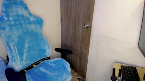 Snapshot of mathiass_twinkk_ chatting on March 27, 8:26 am MATHIAS online show from March 27, 8:26 am