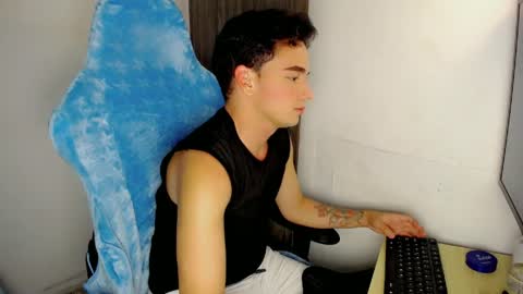 Snapshot of mathiass_twinkk_ chatting on March 29, 5:46 pm MATHIAS online show from March 29, 5:46 pm