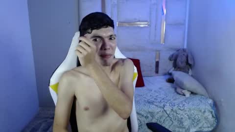 Snapshot of mathiass_twinkk_ chatting on April 3, 3:59 am MATHIAS online show from April 3, 3:59 am