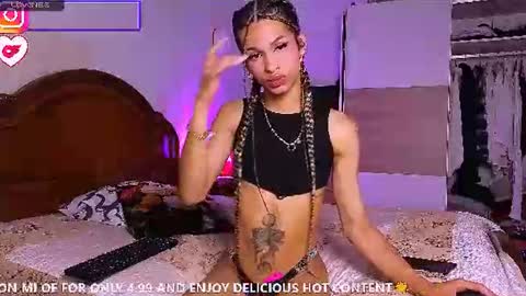 Snapshot of matiu_stonne chatting on July 12, 7:49 pm Abby Bella online show from July 12, 7:49 pm