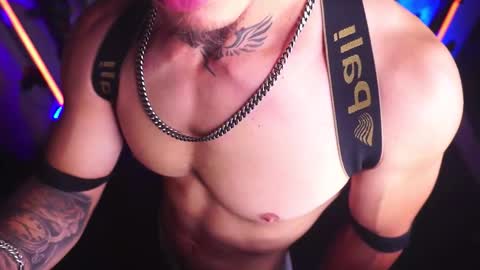 Snapshot of matiusdf chatting on January 16, 5:11 am matius online show from January 16, 5:11 am