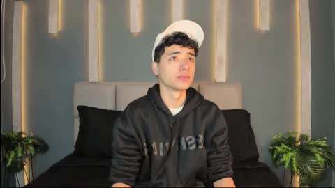 Snapshot of matt_wolf_ chatting on January 15, 11:26 am matt online show from January 15, 11:26 am