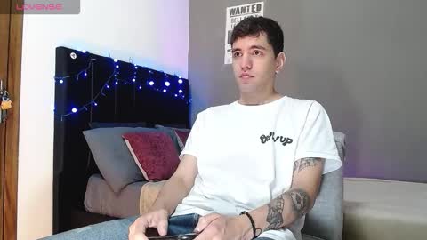 ---Matteo--- online show from December 3, 11:41 am