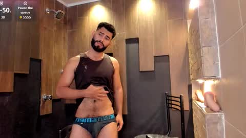 Snapshot of mattewrey chatting on November 5, 1:33 pm Mattew online show from November 5, 1:33 pm