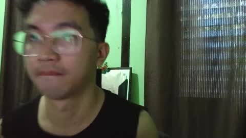 Snapshot of matthew_1209 chatting on September 14, 2:33 am matthew_1209 online show from September 14, 2:33 am