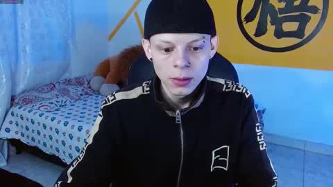 Snapshot of matthewboy_ chatting on December 17, 7:07 am MatthewBoy online show from December 17, 7:07 am