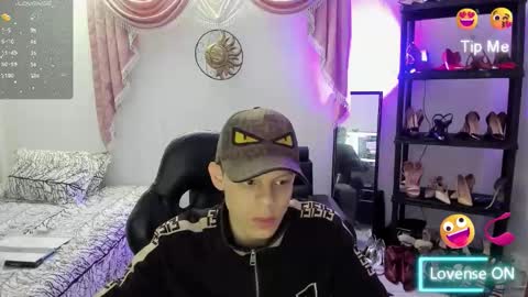 Snapshot of matthewboy_ chatting on November 19, 4:45 am MatthewBoy online show from November 19, 4:45 am