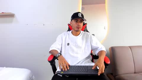 Matthew online show from December 14, 9:41 pm