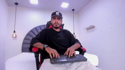 Matthew online show from February 5, 8:24 pm