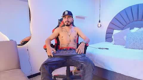 Matthew online show from March 2, 8:59 pm