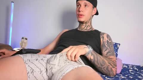Snapshot of matthewjones1 chatting on September 16, 12:33 am Matt online show from September 16, 12:33 am