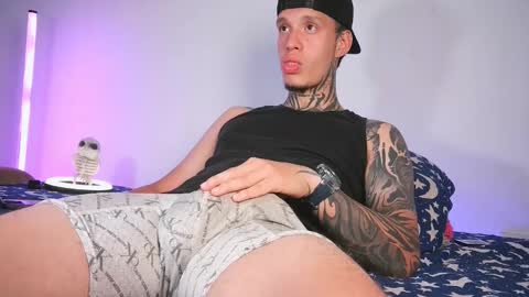Snapshot of matthewjones1 chatting on September 17, 12:34 am Matt online show from September 17, 12:34 am