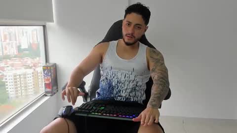 Snapshot of mattia_dupont chatting on February 10, 9:52 pm Mattias online show from February 10, 9:52 pm