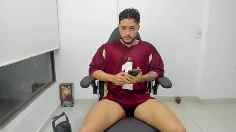 Snapshot of mattia_dupont chatting on February 26, 1:26 am Mattias online show from February 26, 1:26 am