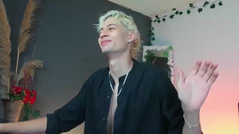 mattias     online show from October 19, 11:16 pm