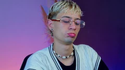 mattias     online show from January 10, 1:51 am