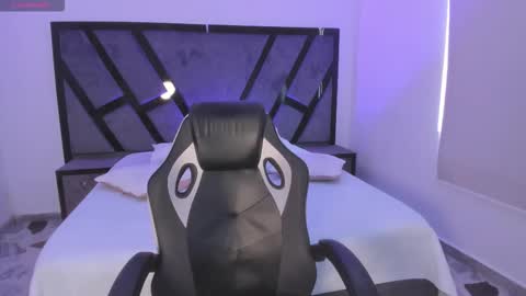 Snapshot of mattthompsonn chatting on November 11, 8:09 pm Matt online show from November 11, 8:09 pm