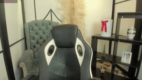 Snapshot of mattthompsonn chatting on February 15, 10:50 pm Matt online show from February 15, 10:50 pm