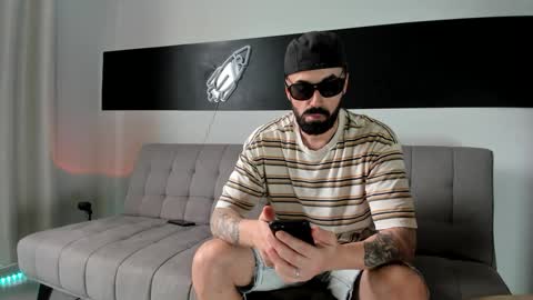 Snapshot of mattxfeet chatting on December 23, 5:22 pm Matt online show from December 23, 5:22 pm