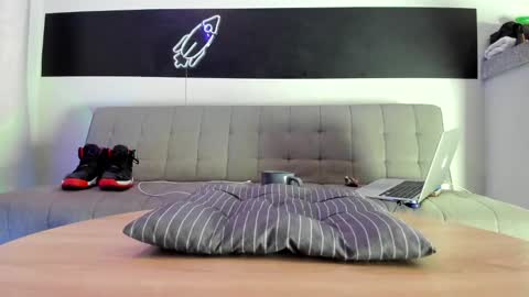 Snapshot of mattxfeet chatting on January 19, 12:28 am Matt online show from January 19, 12:28 am