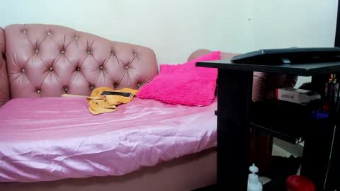 Snapshot of mature_beautiful chatting on December 26, 3:53 pm Lucy online show from December 26, 3:53 pm