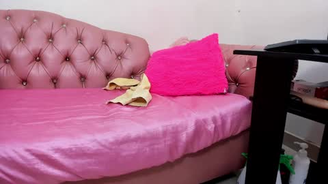 Snapshot of mature_beautiful chatting on December 27, 3:48 pm Lucy online show from December 27, 3:48 pm