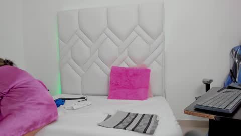 Snapshot of mature_hard_ chatting on January 21, 2:43 am ISABEL online show from January 21, 2:43 am