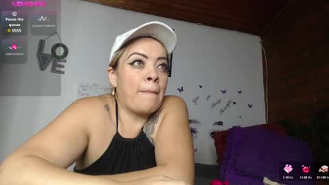 Snapshot of mature_liaa chatting on January 12, 10:22 pm Mature liaa online show from January 12, 10:22 pm