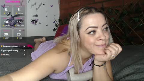 Snapshot of mature_liaa chatting on January 22, 2:04 am Mature liaa online show from January 22, 2:04 am