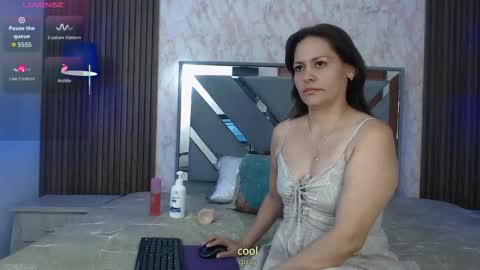 Snapshot of mature_victoriaa chatting on October 19, 12:06 pm mature_victoriaa online show from October 19, 12:06 pm