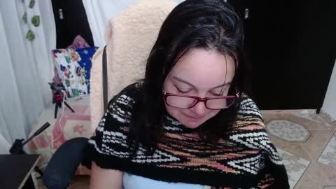 Snapshot of mature_wolf chatting on December 23, 2:39 pm Sonia online show from December 23, 2:39 pm