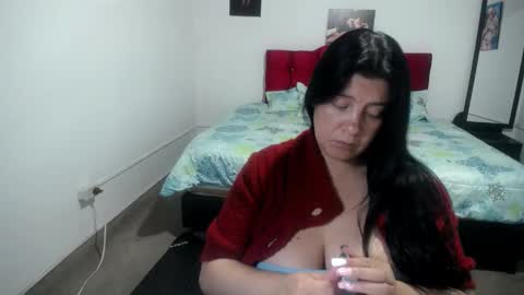 Snapshot of maturealexxa chatting on December 18, 2:42 am alexa online show from December 18, 2:42 am